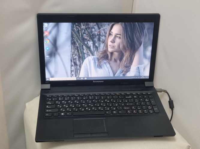 Lenovo B590